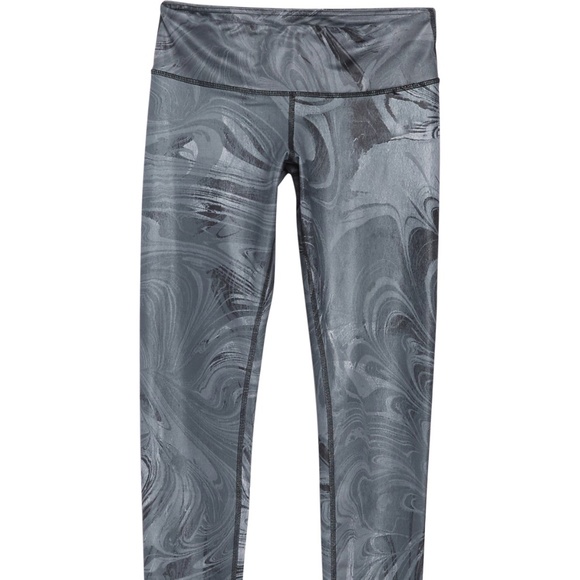 ALO Yoga AIRBRUSHED CAPRI LEGGINGS IN BLACK MARBLE GLOSSY - Picture 1 of 10